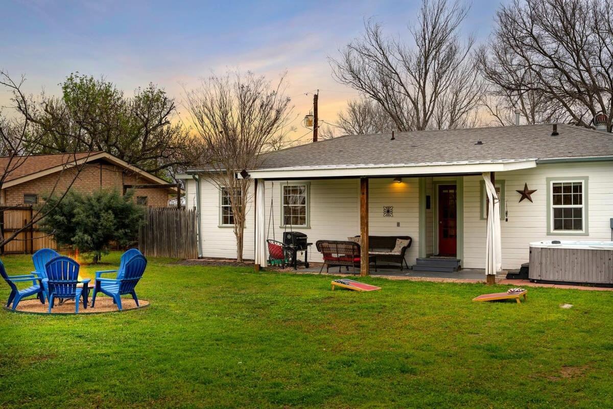 Longhorn Lodge - Fire Pit & Hot Tub Fredericksburg Exterior photo